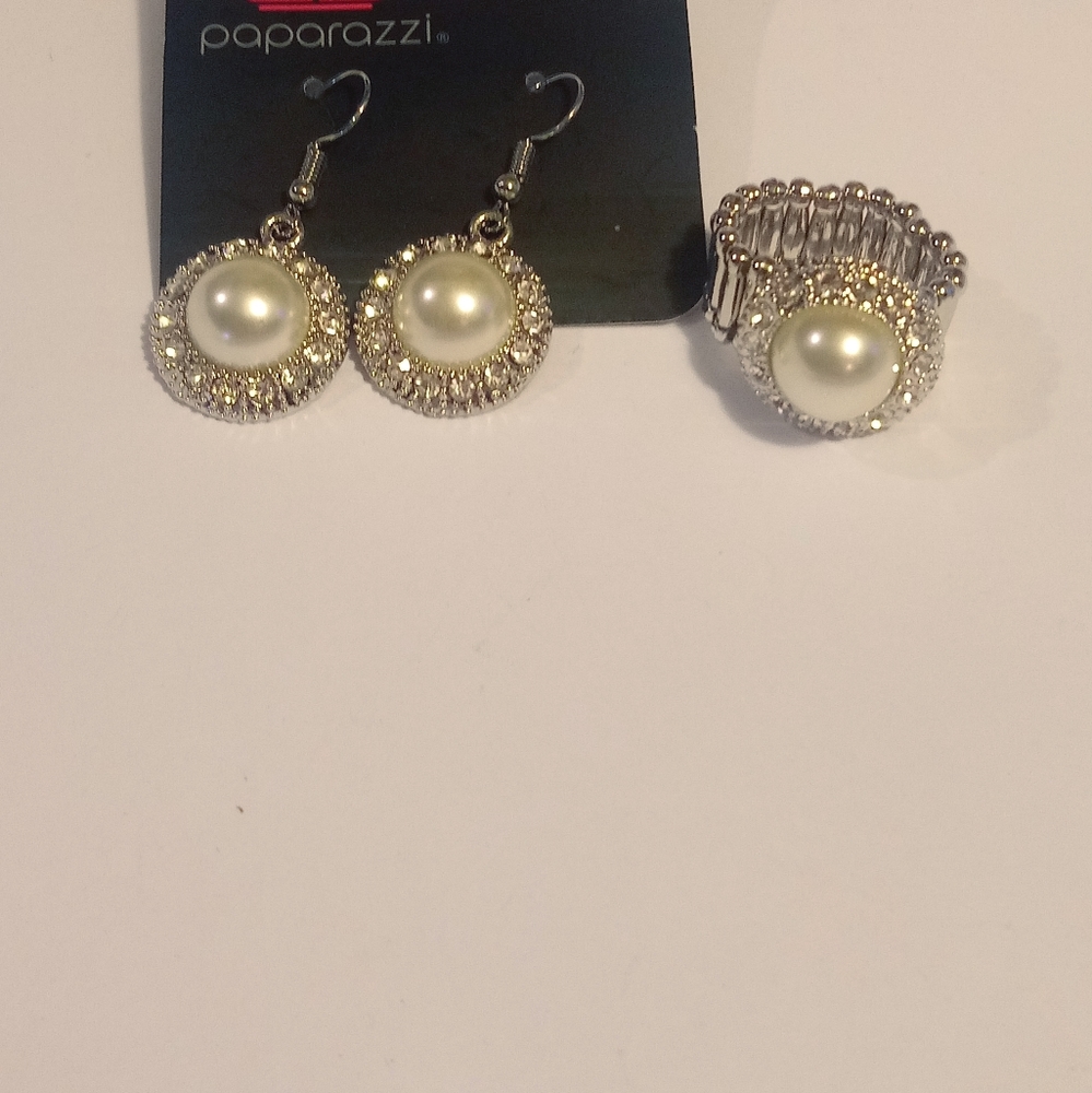 Earrings and ring set.